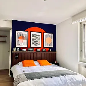 Cozy Unit 12 In Center Of Apartment