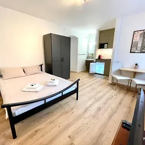 Heart Of Modern Studio Hg14 Apartment
